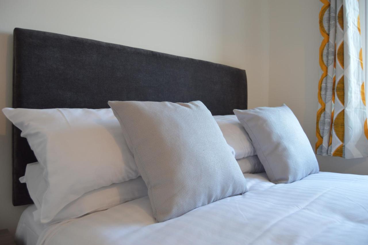 Fantastic Hampton Centre Stay ปีเตอร์โบโรห์ ภายนอก รูปภาพ